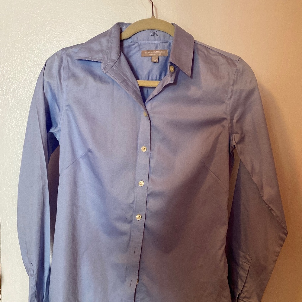 Banana Republic tailored woman’s shirt, size 4